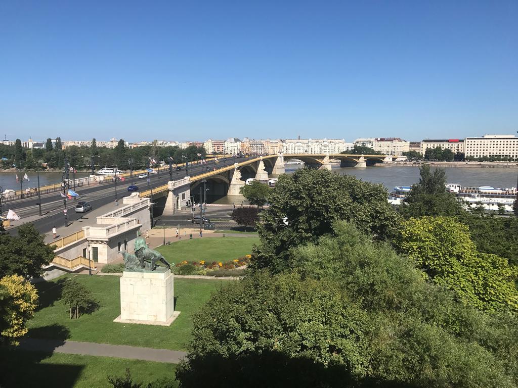 Over The Danube Budapest Esterno foto